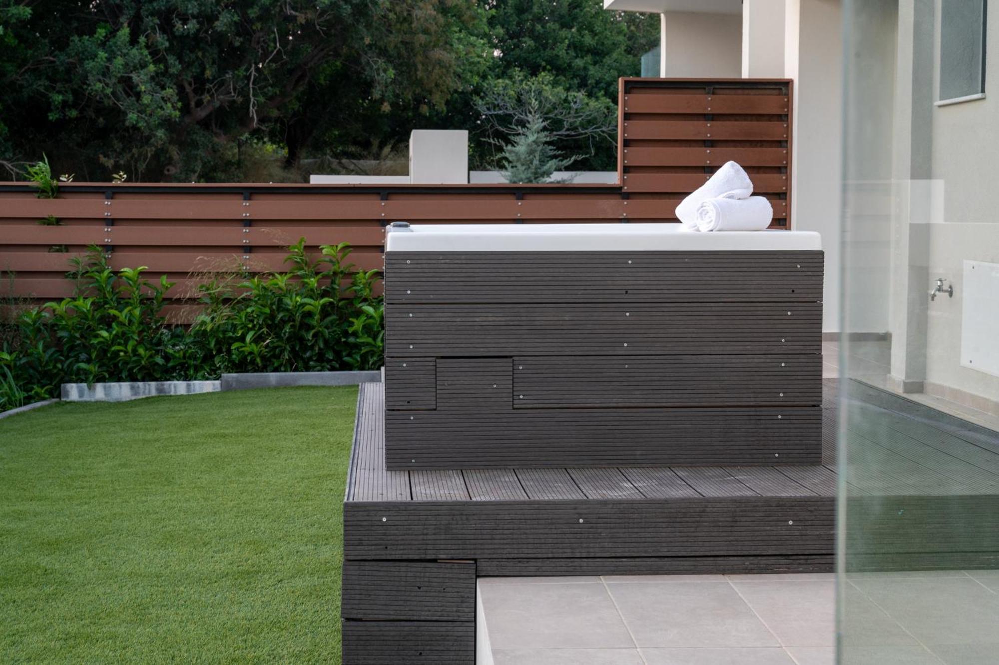 Maison Du Jardin 2-Bedroom Apartment Private Outdoor Jacuzzi Rhodes City Bagian luar foto
